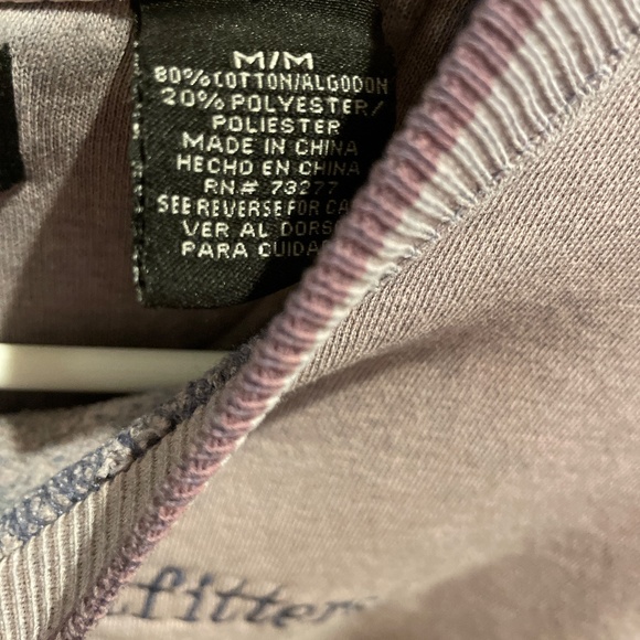 Grey Crewneck - Picture 3 of 4